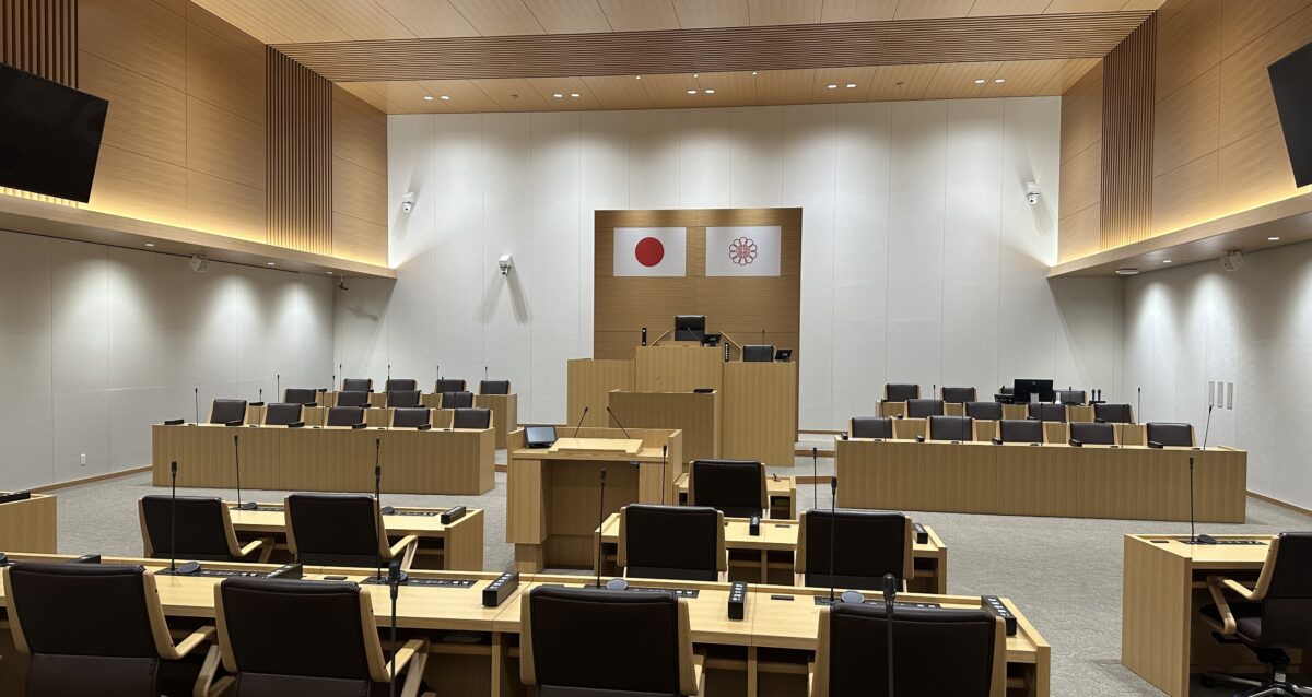 越谷市議場